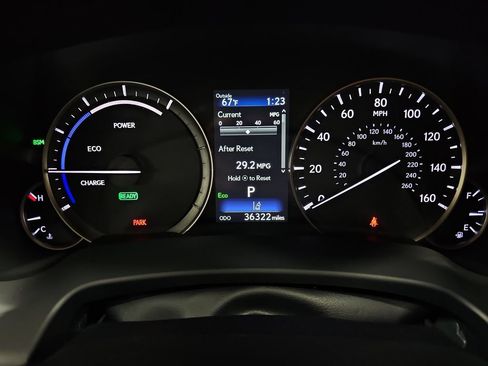 Used 2020 Lexus RX 450h AWD w/ Luxury Package image 18