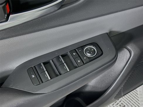 Used 2023 Toyota Prius XLE image 18