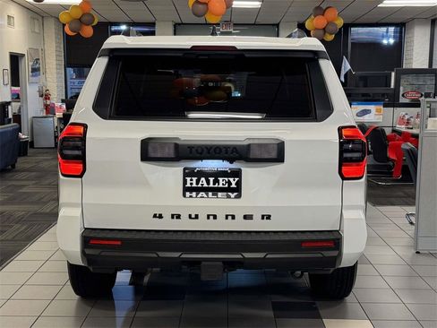 Used 2025 Toyota 4Runner SR5 image 22