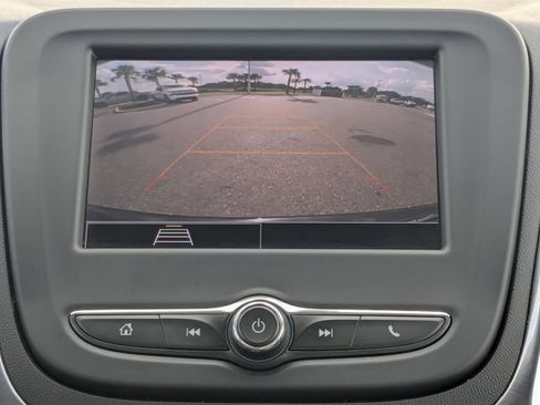 Certified 2023 Chevrolet Equinox LS w/ LS Convenience Package FWD image 24