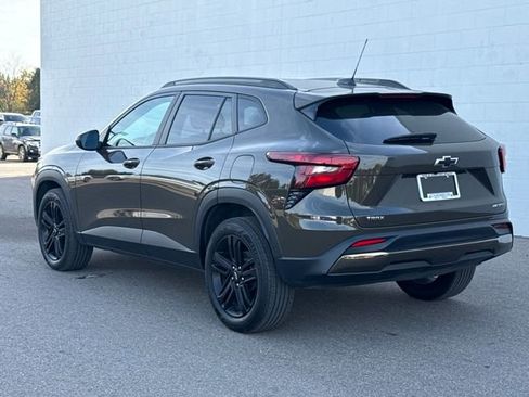 Certified 2024 Chevrolet Trax ACTIV w/ Sunroof Package image 4