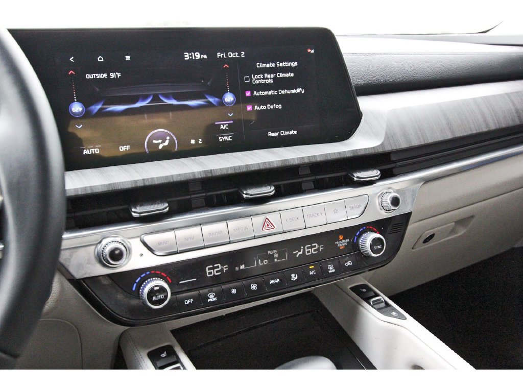 Used 2024 Kia Telluride SX w/ Towing Package FWD image 29