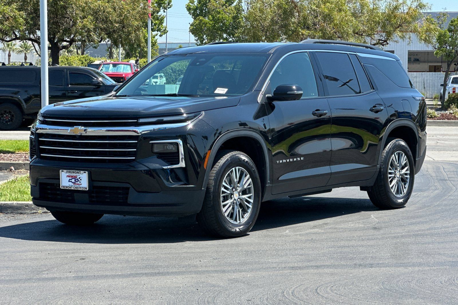 Used 2024 Chevrolet Traverse LT FWD image 8