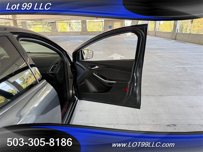 Used 2017 Ford Focus ST w/ Equipment Group 401A FWD image 45