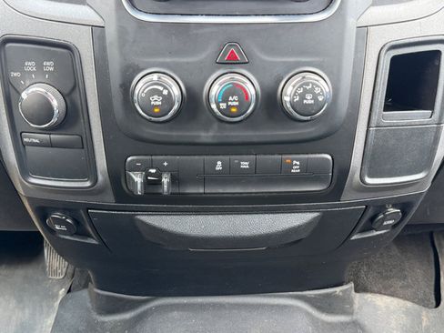 Used 2017 RAM 2500 Tradesman w/ Chrome Appearance Group AWD/4WD image 19
