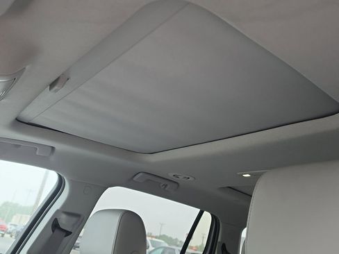 Used 2021 GMC Acadia SLT w/ Technology Package FWD image 20