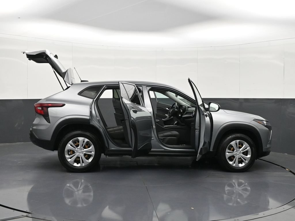Certified 2024 Chevrolet Trax LS FWD image 39