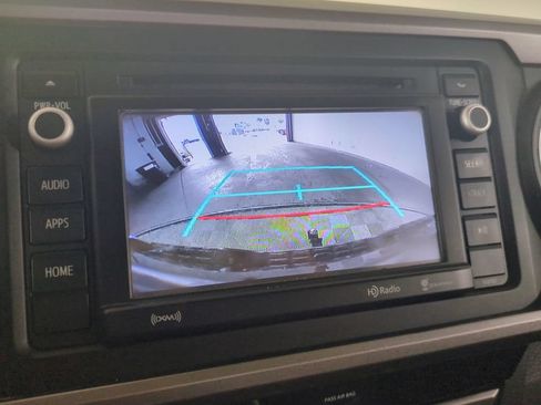 Used 2018 Toyota Tacoma SR5 RWD image 22