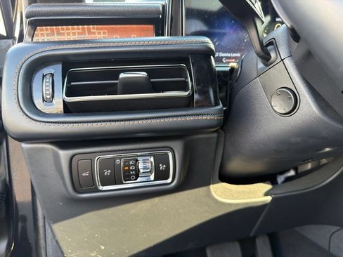 Certified 2025 Lincoln Aviator Black Label AWD/4WD image 28