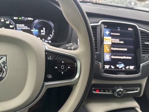 Used 2020 Volvo XC90 T8 Momentum w/ Protection Package Premier image 25