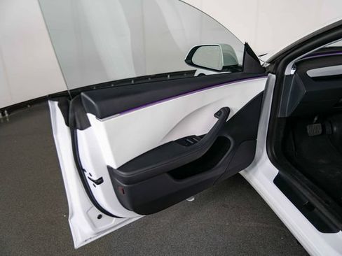 Used 2025 Tesla Model 3 RWD image 17