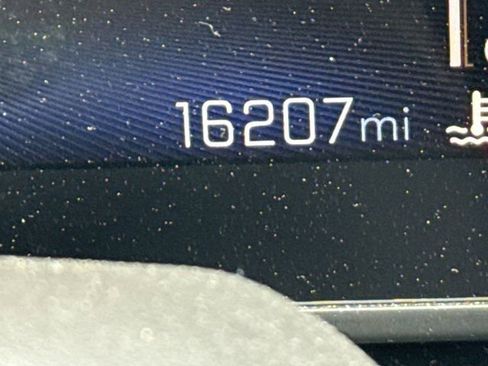 Used 2025 Chevrolet Trax RS w/ Driver Confidence Package image 27