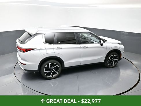 Used 2024 Mitsubishi Outlander SE image 43