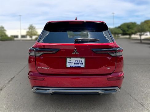 New 2025 Mitsubishi Outlander SE image 6