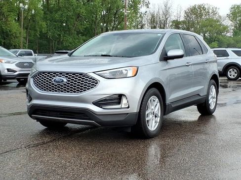 Certified 2023 Ford Edge SEL w/ Convenience Package AWD/4WD image 3
