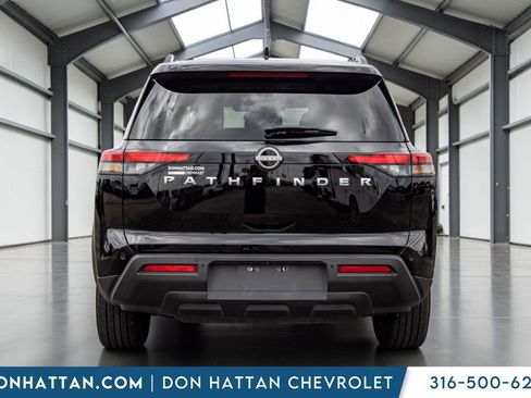 Used 2025 Nissan Pathfinder SV FWD image 25