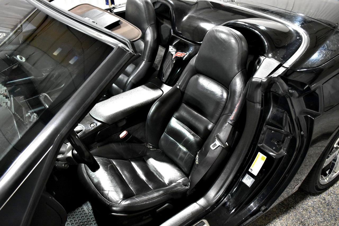 Used 2009 Chevrolet Corvette Convertible w/ Preferred Equipment Group RWD image 12