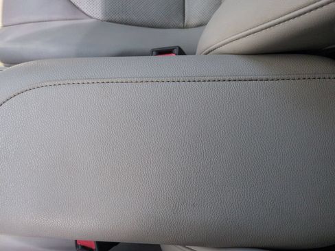 Used 2021 Toyota Camry XLE FWD image 24