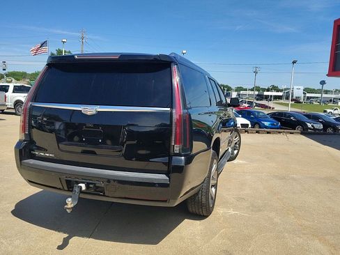 Used 2017 Cadillac Escalade ESV Luxury AWD/4WD image 9