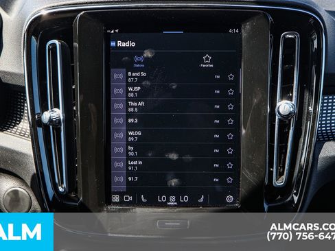 Used 2022 Volvo XC40 P8 Recharge Ultimate image 44