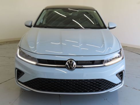 New 2026 Volkswagen Jetta SE FWD image 10