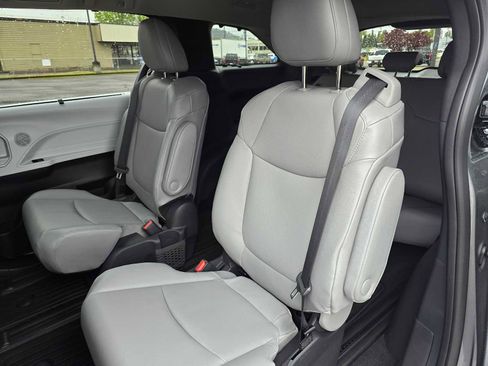 New 2026 Toyota Sienna XLE AWD/4WD image 20