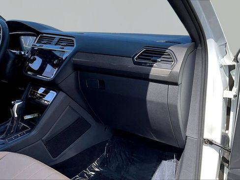 Used 2023 Volkswagen Tiguan SE FWD image 27
