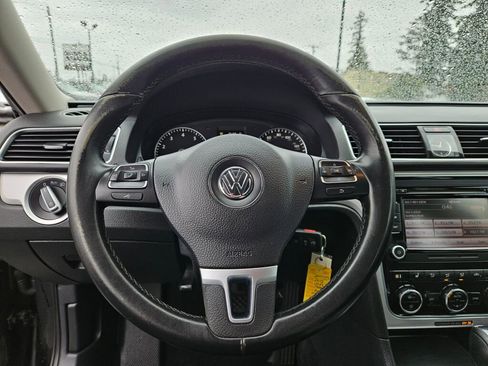 Used 2012 Volkswagen Passat 2.5 SE FWD image 25