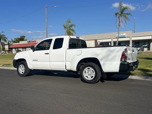 Used 2011 Toyota Tacoma 2WD Access Cab w/ Convenience Pkg image 4