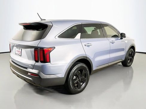 Certified 2023 Kia Sorento LX AWD/4WD image 17