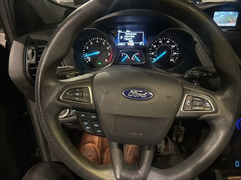 Used 2017 Ford Escape SE image 8