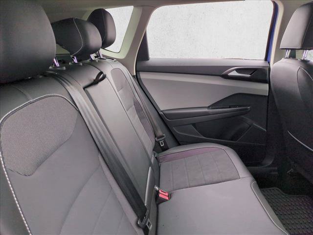 Used 2023 Volkswagen Taos SE w/ Panoramic Sunroof Package FWD image 20