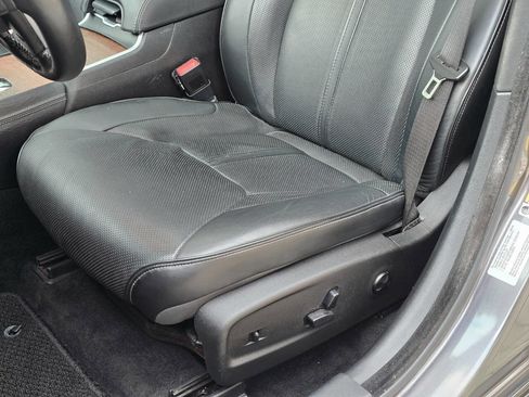 Used 2014 Chrysler 300 C image 63