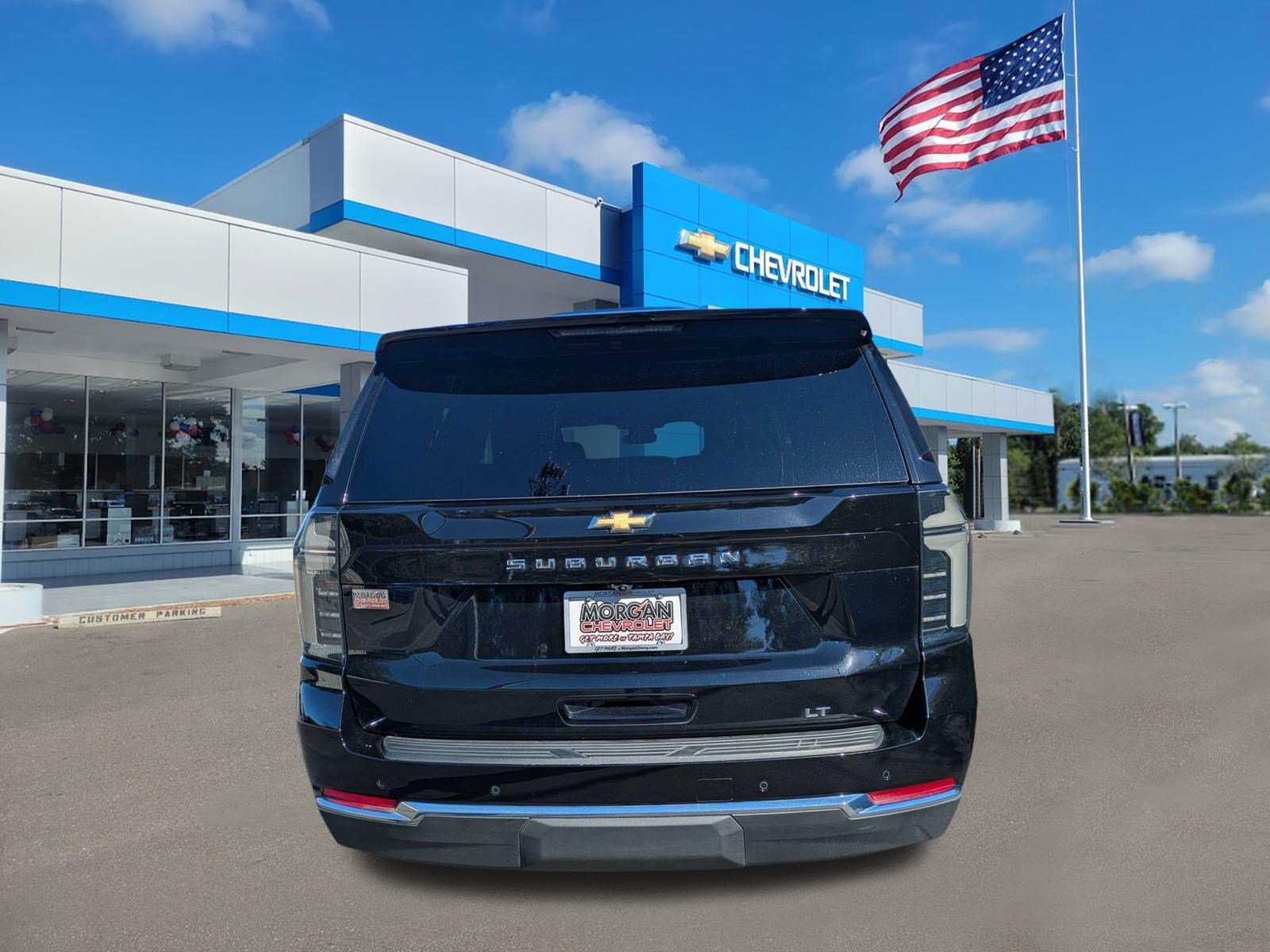 Used 2026 Chevrolet Suburban LT w/ Comfort Package AWD/4WD image 4