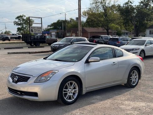 Used 2008 Nissan Altima 3.5 SE FWD image 11
