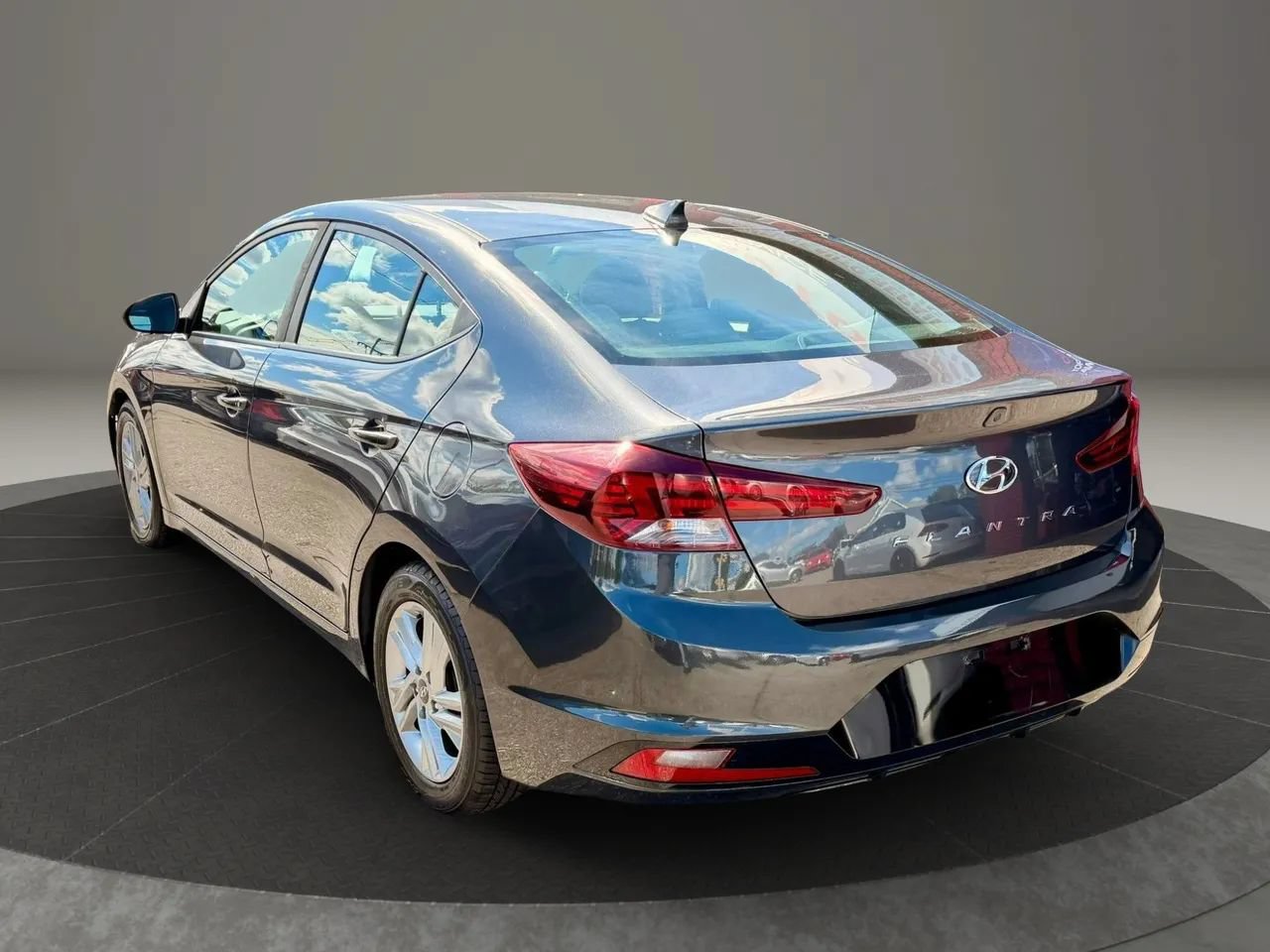 Used 2020 Hyundai Elantra SEL FWD image 6