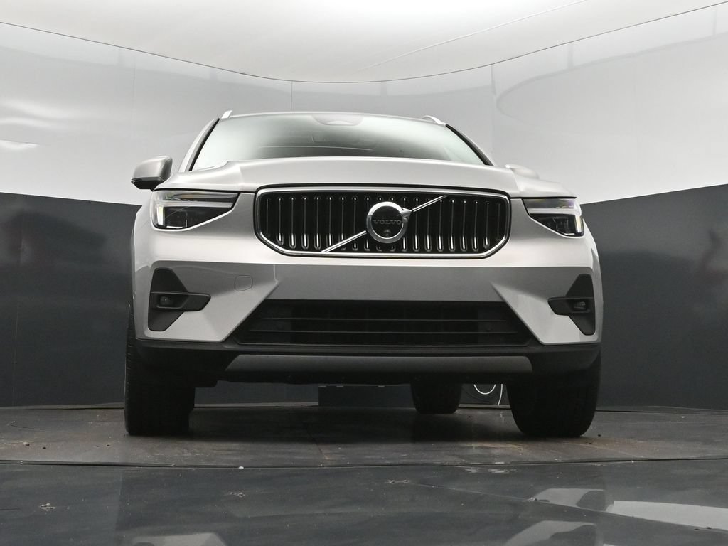 Used 2025 Volvo XC40 B5 Plus AWD/4WD image 45