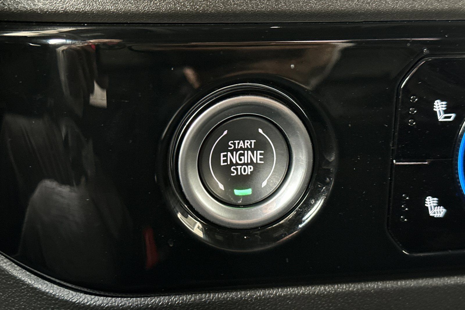 Used 2024 Chevrolet Silverado 1500 RST w/ LPO, Dark Essentials Package RWD image 29