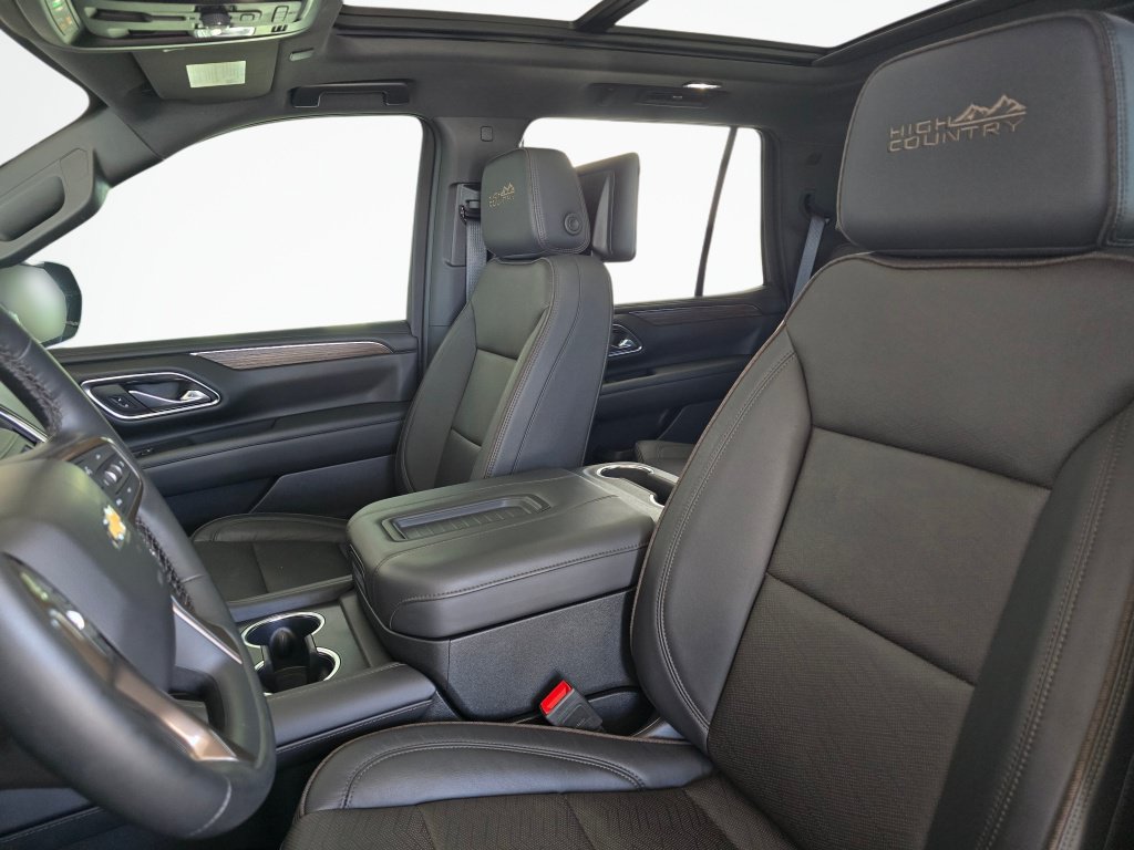 Used 2024 Chevrolet Tahoe High Country AWD/4WD image 18