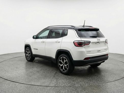 Used 2025 Jeep Compass Limited image 6