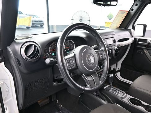 Used 2018 Jeep Wrangler Unlimited Sport S AWD/4WD image 10