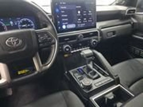Used 2025 Toyota 4Runner Limited AWD/4WD image 11