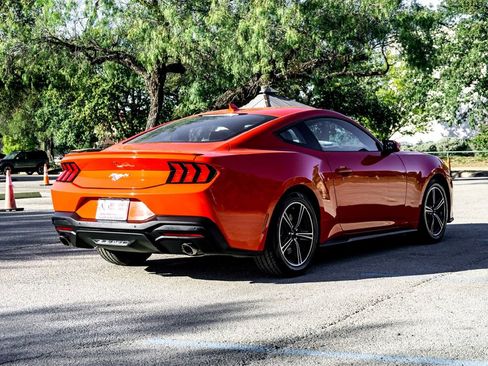 Used 2024 Ford Mustang Premium image 5