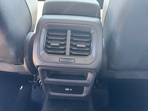 Used 2025 Volkswagen Taos SE FWD image 26