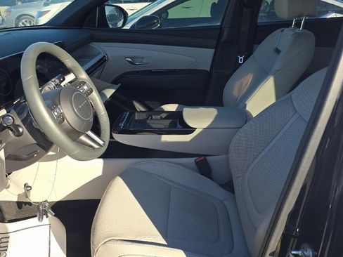 Used 2025 Hyundai Tucson Limited image 2