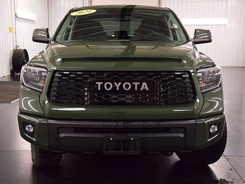 Used 2021 Toyota Tundra Limited w/ Limited Premium Package AWD/4WD image 2