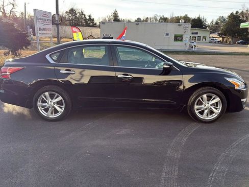 Used 2015 Nissan Altima 2.5 SL w/ Technology Package image 8