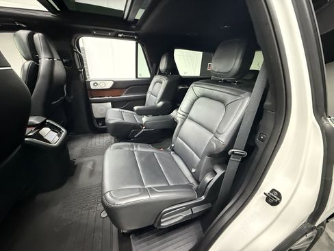 Used 2022 Lincoln Navigator Reserve w/ Equipment Group 201A image 27