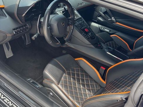 Used 2019 Lamborghini Aventador S AWD/4WD image 2