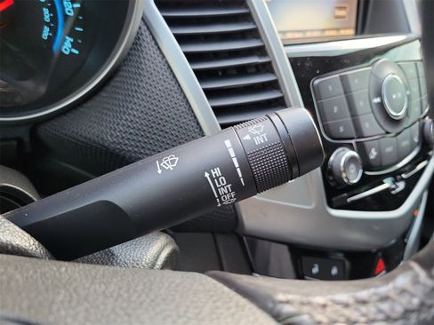 Used 2014 Chevrolet Cruze Eco image 18